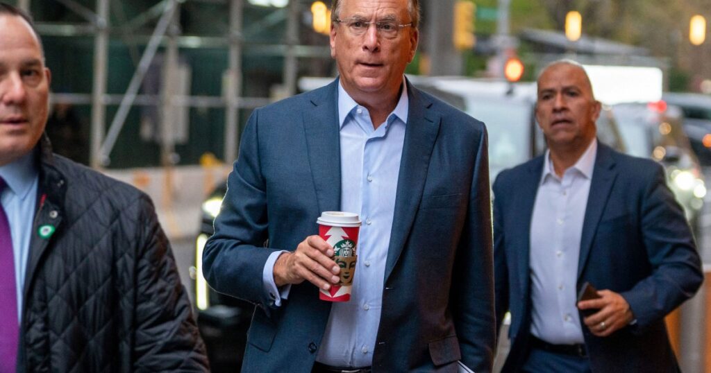 Blackrock y otros gigantes de Wall Street imponen un “corralito” ante el masivo retiro de fondos por la guerra