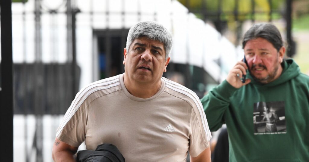 Moyano presiona a Kicillof y amenaza con marchar a Gobernación si escala el conflicto con recolectores