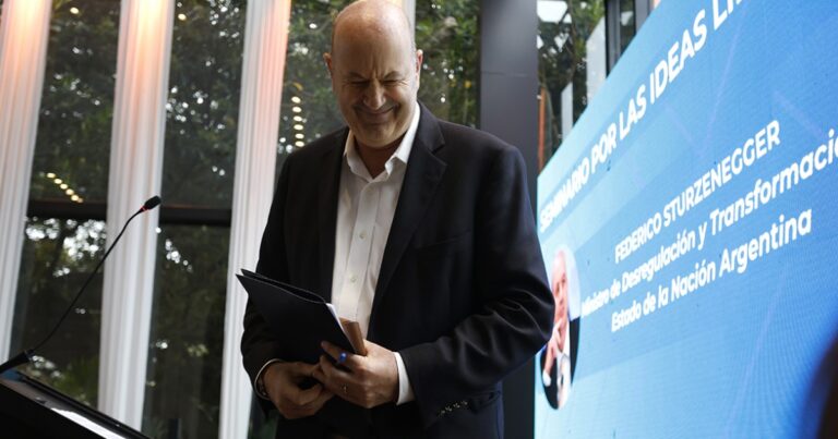 En el gobierno afirman que Sturzenegger es el autor de los apodos de Milei a los empresarios