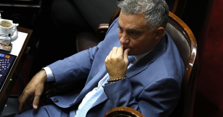 Karina quiere a Pareja al frente de la Bicameral de Inteligencia y detona la relación con Ritondo