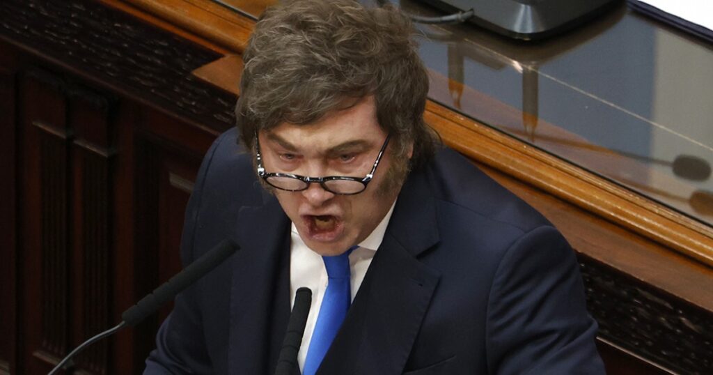 Milei furioso con Clarín por la tapa del caso Libra: “Son la mafia mediática”