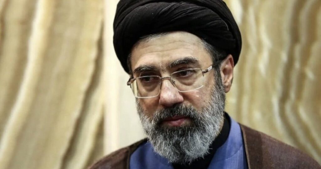 Irán elige a Mokhtava, el hijo de Khamaneir, como nuevo ayatolá