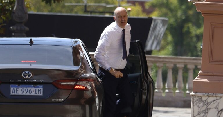 Vinculan a Sturzenegger con el desembarco de Scatturice en Gimnasia, que ahora le hace un guiño a las SAD