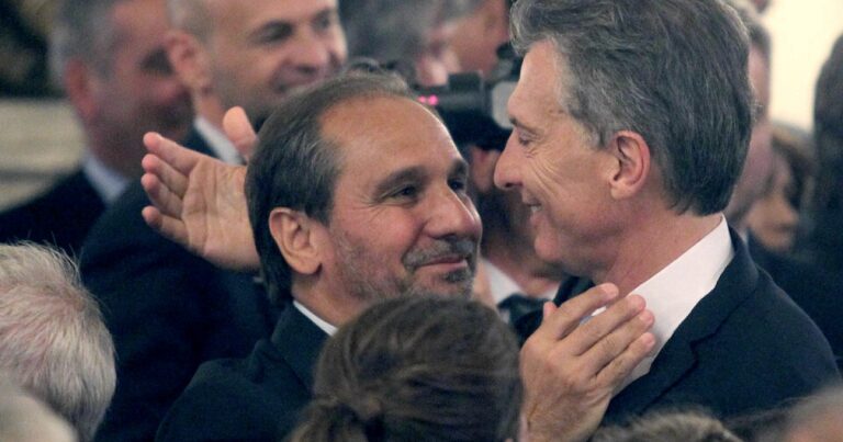 La acción de Mirgor se desplomó por la crisis de Tierra del Fuego y el mercado debate si es momento de comprar o liquidar