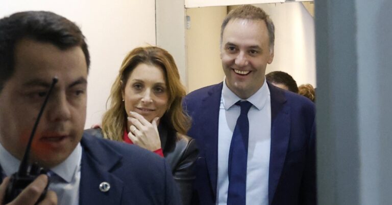 La jubilada que le prestó cien mil dólares a Adorni pidió en 2025 un subsidio de 60 mil pesos en la Ciudad