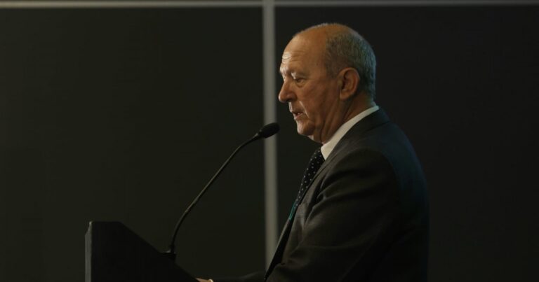 Bronca en el campo porque el titular de CRA armó una jornada con Sturzenegger como estrella