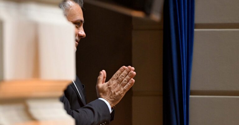 Pareja sale al cruce de los radicales y los acusa de “colgarse” de la Boleta Única