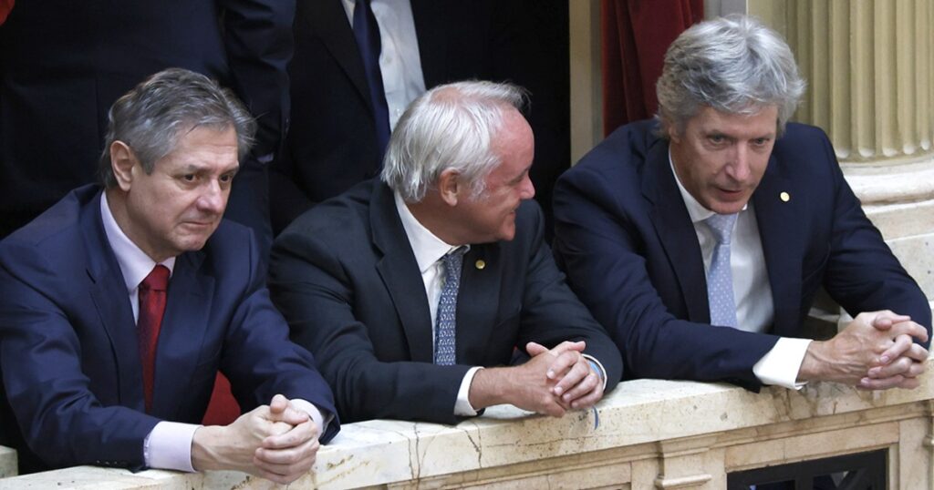 Las reservas cayeron más de USD 3.500 millones y le meten presión al modelo de dólar barato