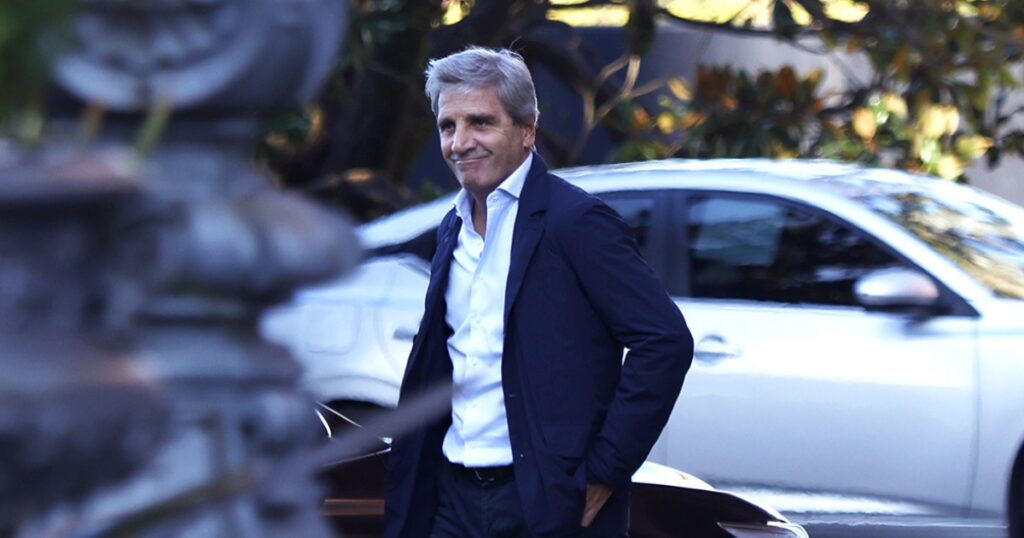 Los productores retienen la soja enojados por la baja del dólar y cae la industria de molienda