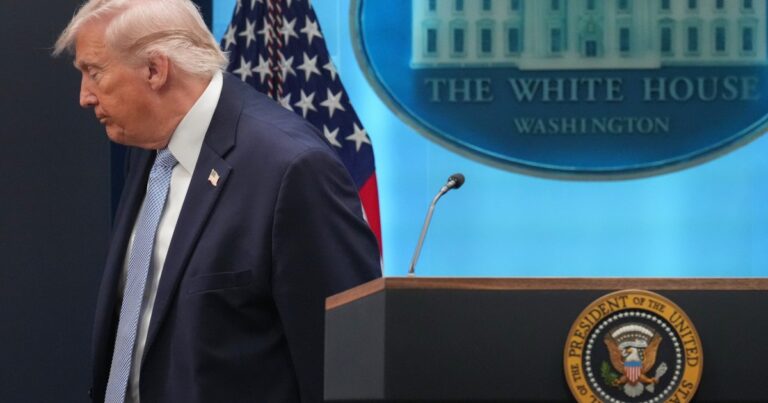 Trump extiende el alto al fuego por tiempo inedeterminado porque no logra cerrar un acuerdo con Irán