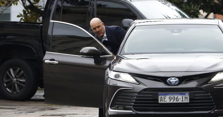 En Uruguay también crece la bronca por el decreto de Sturzenegger que elimina el practicaje en los buques