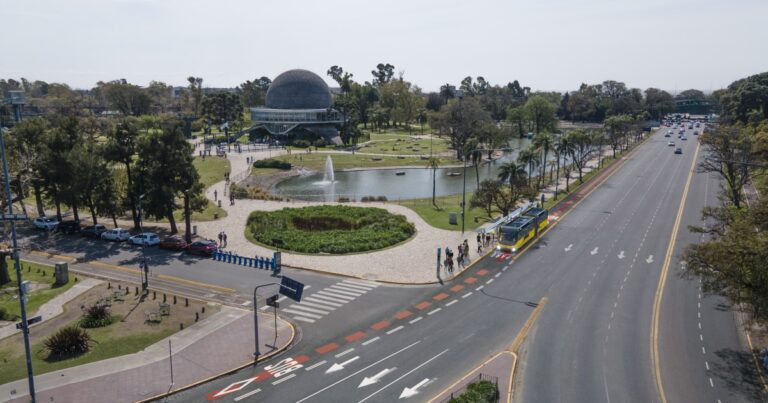 La Ciudad tendrá trambuses dobles y la primera unidad estará lista en mayo