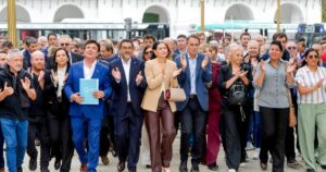 Masivo reclamo de intendentes a las puertas de Economía por el desastre de rutas