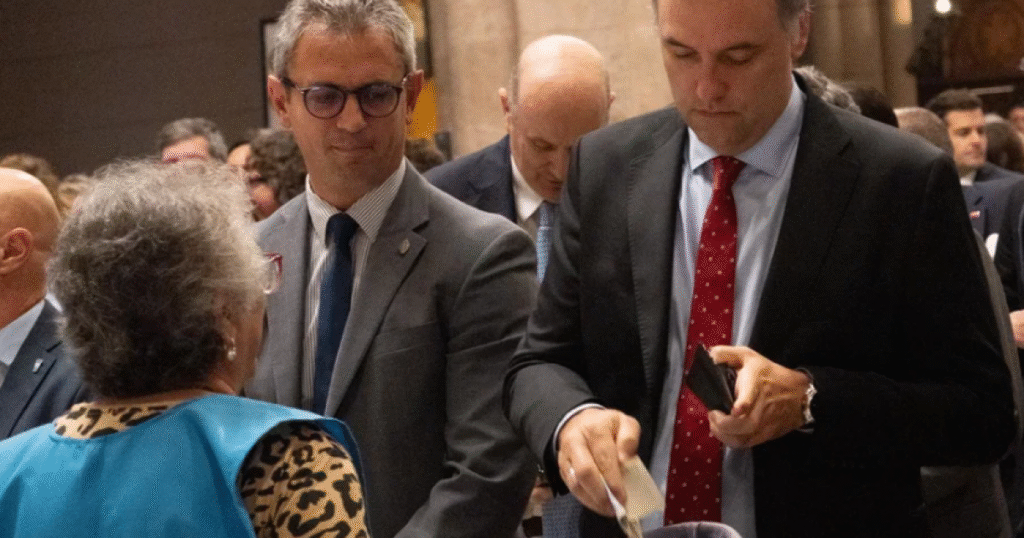 Villarruel le escapó a la foto con Adorni en el homenaje al Papa Francisco en la Basílica de Luján
