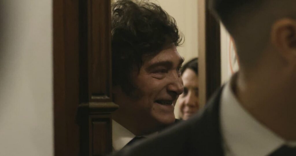 Una encuesta de Management & Fit muestra que la aprobación de Milei cayó 10 puntos por el caso Adorni y Libra