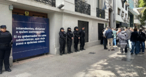 Los intendentes fueron a reclamar fondos a Capital Humano y Pettovello les dejó un cartel contra Kicillof