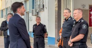 Piden echar a 13 comisarios de Rosario por el robo de combustible