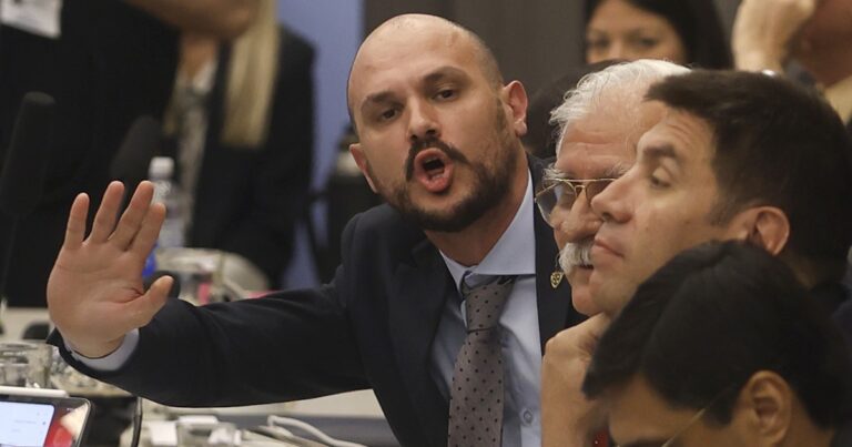 El libertario Santurio pasó de manejar un Uber a comprarse una casa de USD 300 mil con un crédito del Banco Nación