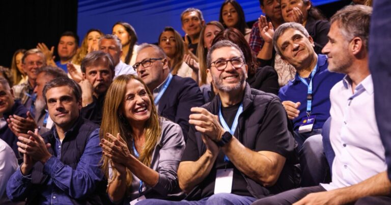 El peronismo federal se lanzó en Parque Norte y toma distancia de la interna entre Cristina y Kicillof