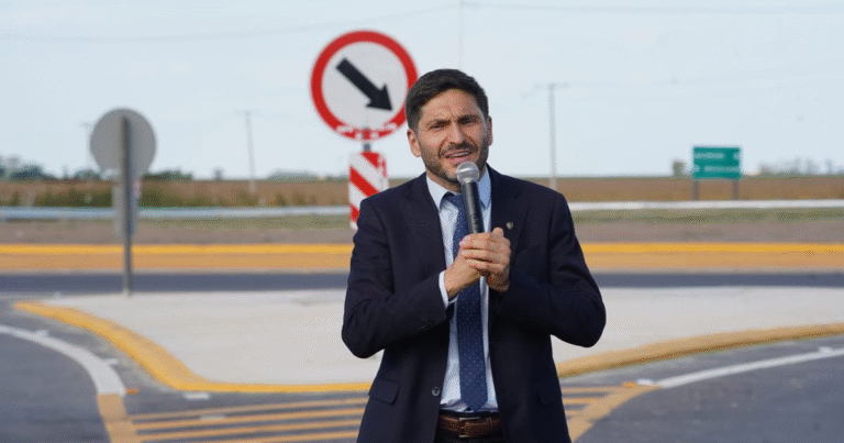 Pullaro busca que el agro financie las rutas a los puertos con una tasa por carga