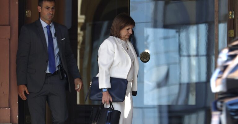 Karina echó a Bullrich de las reuniones de gabinete