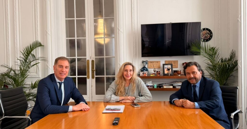 Karina y Santilli exploran un acuerdo con Sáenz para que Orozco no le dispute la provincia