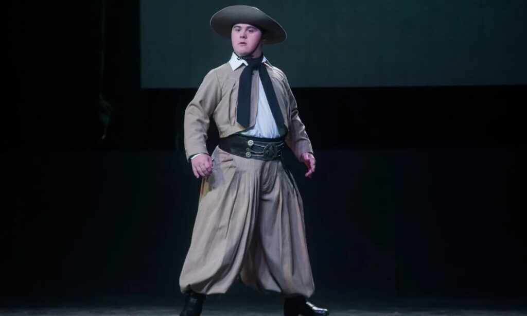 Tincho Allende brilló en Berazategui y se quedó con el primer puesto en el Certamen Nacional Bera Folk