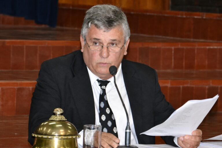 Mario Imaz cruzó al intendente en plena interna radical: “Impresentable”