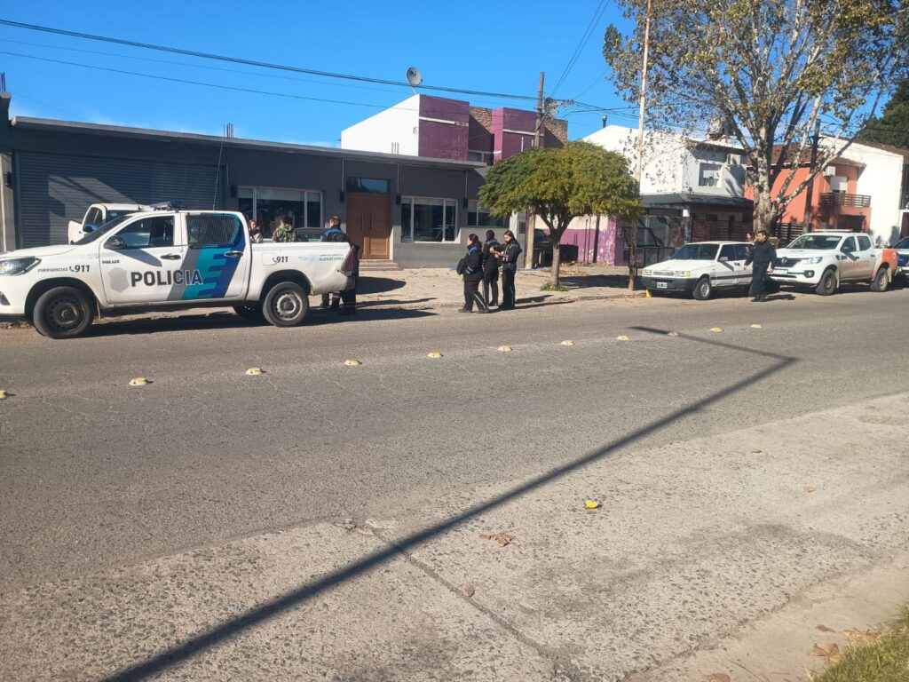 Operativo de inspección y ordenamiento urbano: realizaron controles en ocho puntos de venta de autos de la comunidad gitana