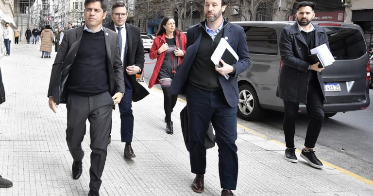 Caputo no presentó propuesta para saldar la deuda con la provincia y Kicillof recurre a una cautelar