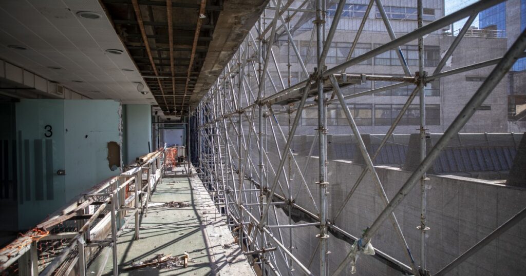Avanzan las obras en el Centro Cultural San Martín y la segunda etapa termina en diciembre