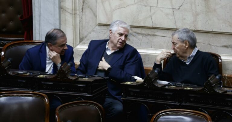 Tras el quiebre por Adorni, Schiaretti y Llaryora acuerdan rechazar el Súper RIGI