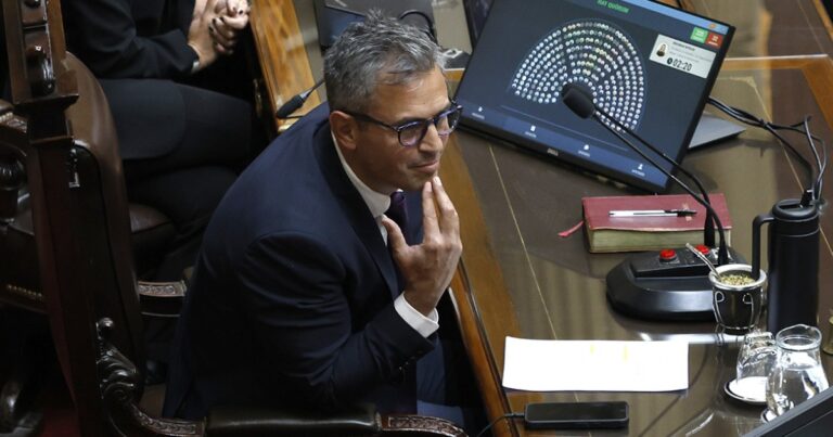 El gobierno aprobó el pago a los buitres y el Super RIGI con el apoyo de los gobernadores aliados