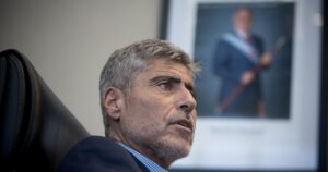 Llaryora pone a Quinteros al frente de la Ley Antibúnker para instalarlo en la carrera por la Capital