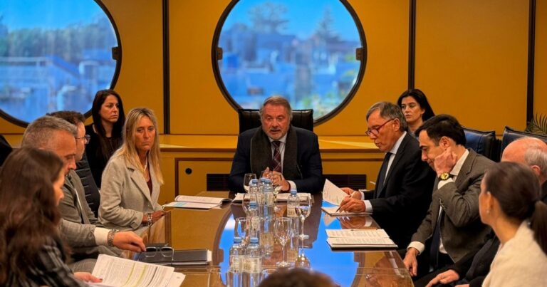 La justicia federal de Córdoba cruje por su propio caso Adorni