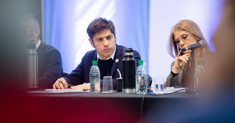 Kicillof convocó a una cumbre y anunció: “No hay sumisión, vamos a las PASO o internas”