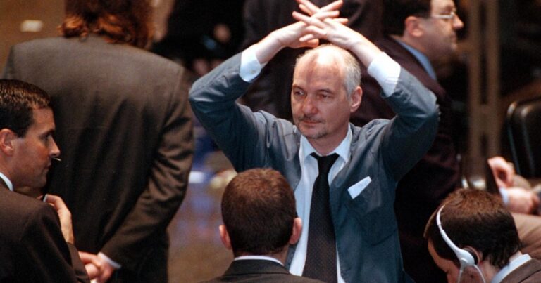 El vocero Ravier confirmó las sospechas del mercado que se vuelca al dólar futuro