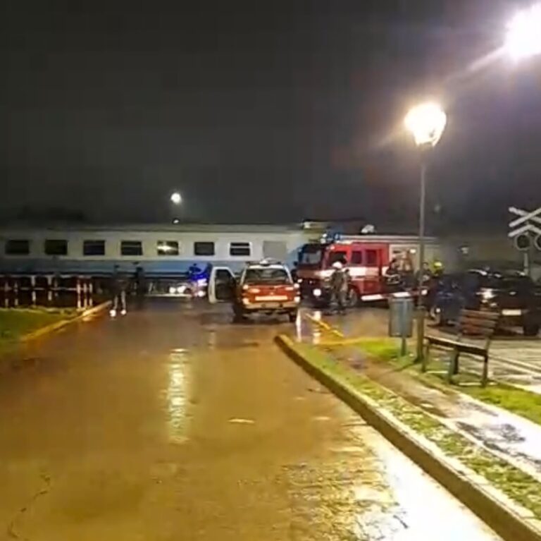 Trágico accidente en Maipú: un tren y un automóvil colisionaron y una persona perdió la vida