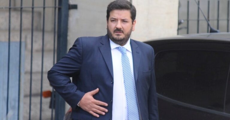 Cristina piensa en postular a Mena como consejero de la Magistratura