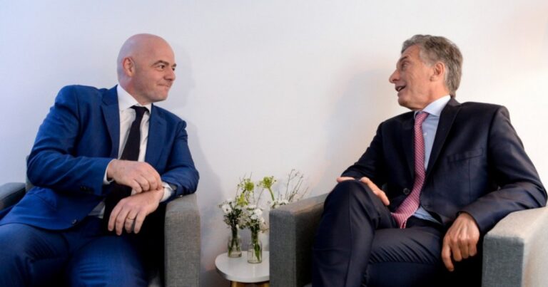 La crisis de Infantino amenaza la continuidad de Macri en la FIFA