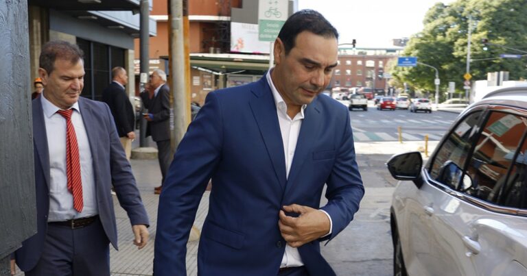 El correntino Valdés se mete en la interna radical de Córdoba y condiciona el apoyo a De Loredo