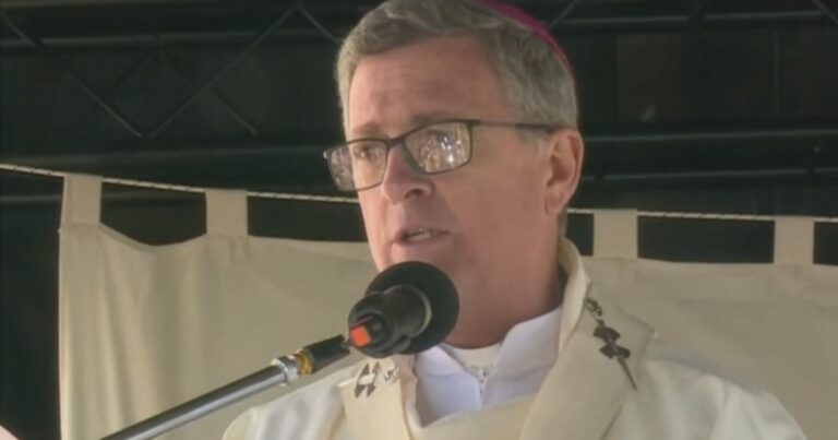 Fuertes críticas de García Cuerva contra el gobierno: “el sueldo no alcanza y hay gente que revuelve la basura para comer”