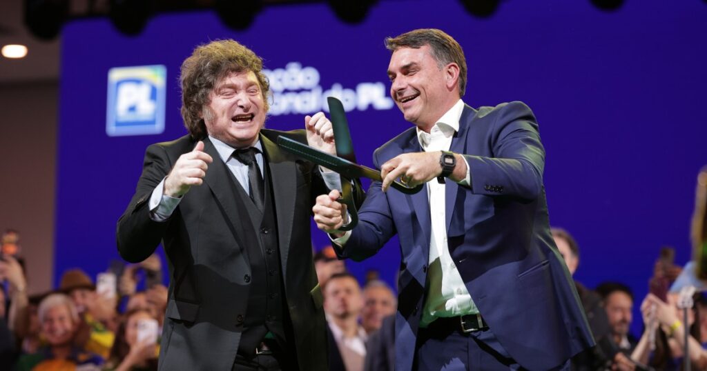 Una encuesta revela que el apoyo de Milei a Bolsonaro aumenta las chances de Lula