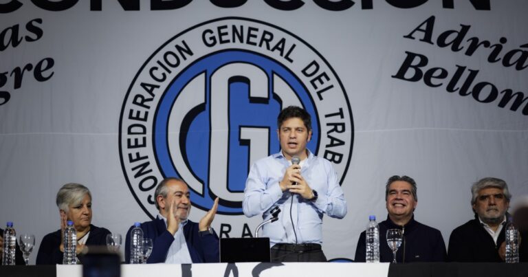 Kicillof encabezó un acto con la CGT en Chaco: “Milei, la culpa del endeudamiento de las familias es tuya”