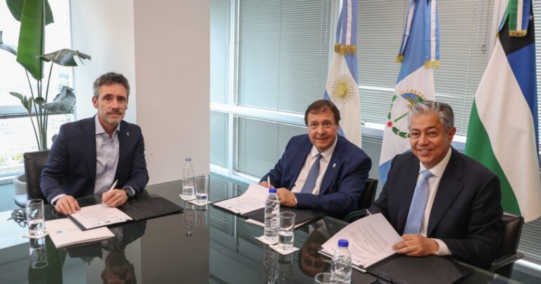 El CFI planifica con Río Negro y Neuquén la conectividad de Vaca Muerta