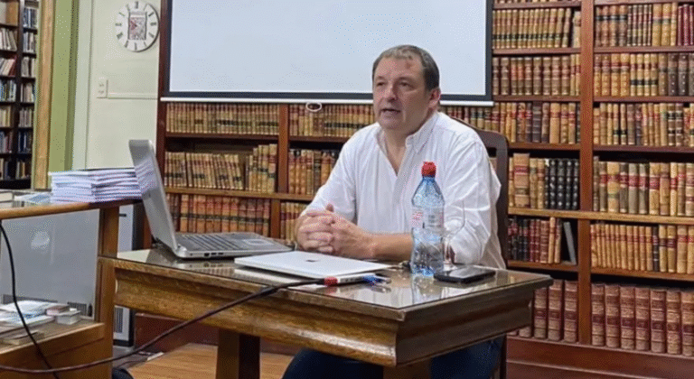 Hackearon el celular del exintendente Pablo Zubiaurre y alertan por posibles mensajes falsos