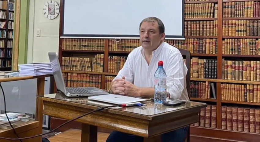 Hackearon el celular del exintendente Pablo Zubiaurre y alertan por posibles mensajes falsos