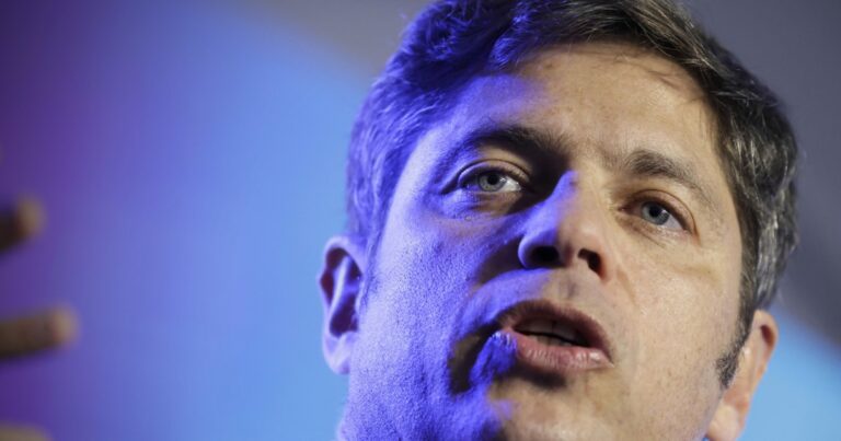 Kicillof a los industriales: “Es la macro de Milei lo que los está fundiendo”