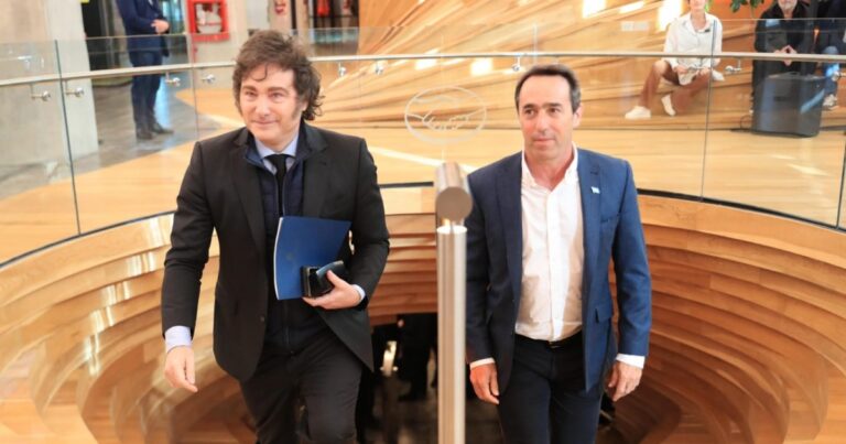 La petrolera israelí invirtió en Mercado Libre y ahora Milei debería sancionar a Galperin