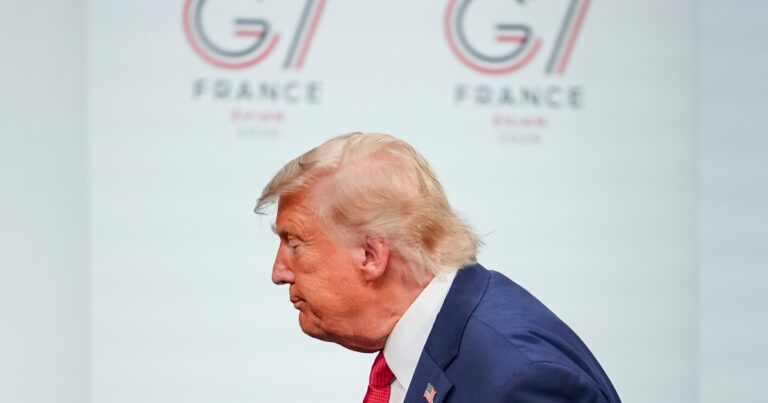 Se desploma la imagen de Trump y los Demócratas se consolidan como favoritos para las elecciones de noviembre